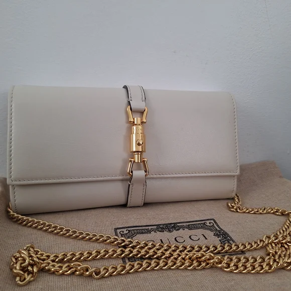 Gucci White Leather Chain Bag - Picture 2 of 7